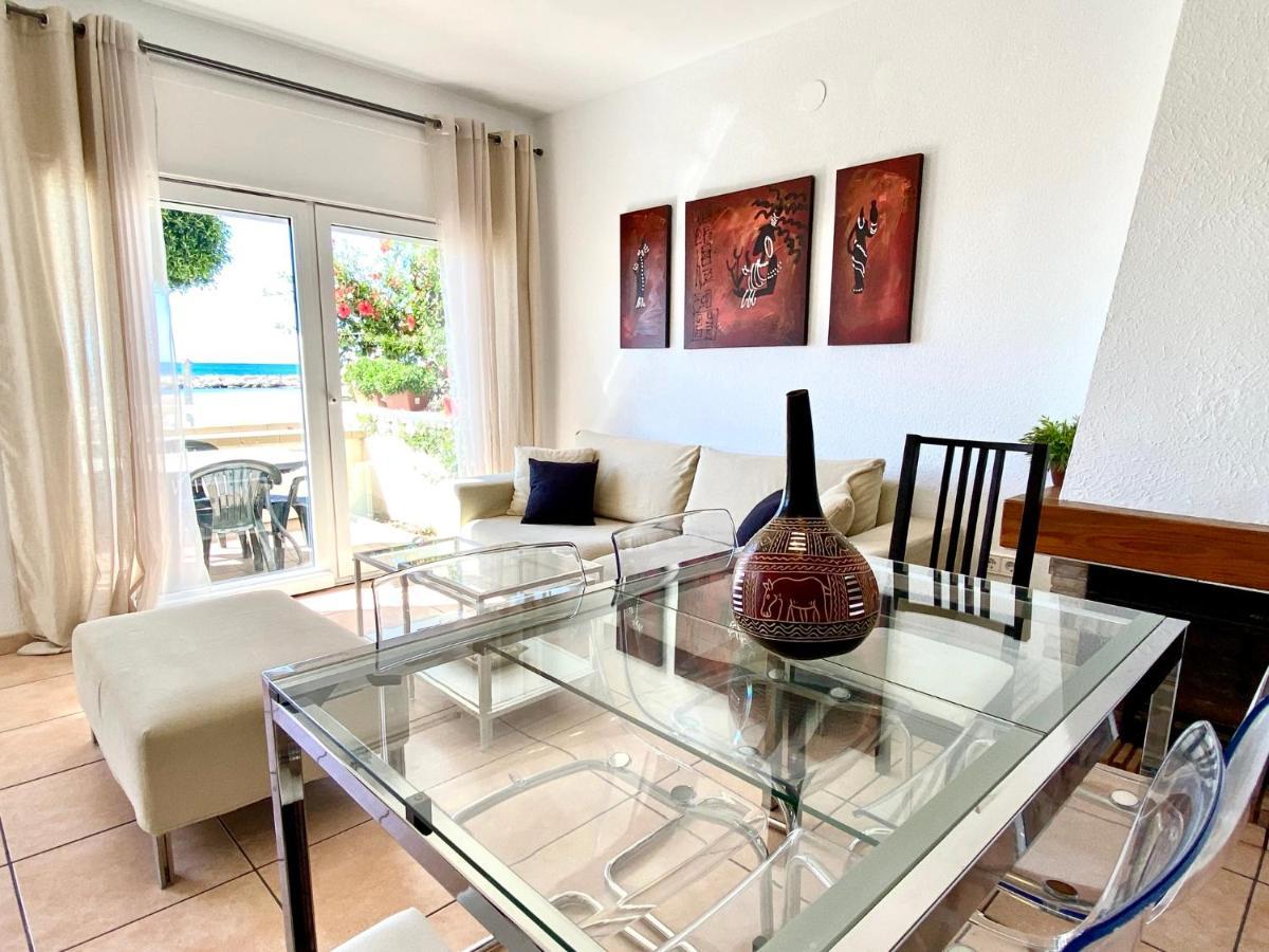 House In Front Of The Beach With Sea View Cambrils Exterior photo